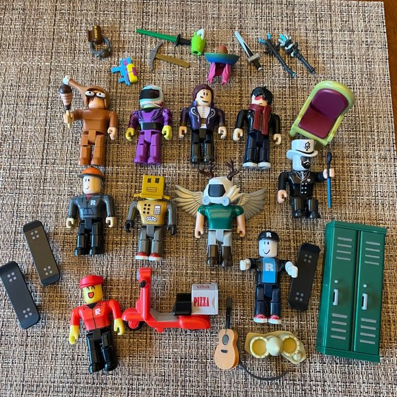Roblox Figures & Misc Pieces * LOT * Figurines * EUC * Poseable - Picture 2 of 9
